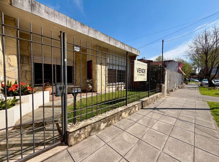 Casa · 200m² · 3 Ambientes · 1 Cochera