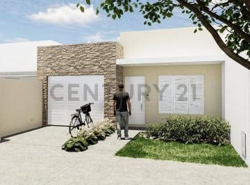 Casa · 115m² · 3 Ambientes · 1 Cochera · Se Vende Casa en Rafaela