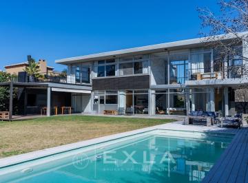Casa · 223m² · 6 Ambientes · Casa en Venta en Santa Barbara, Tigre, G. B. a. Zona Norte