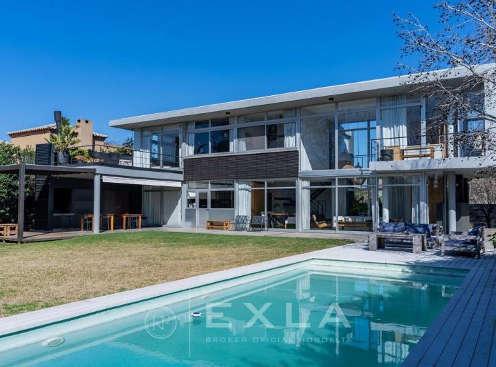 Casa · 223m² · 6 Ambientes