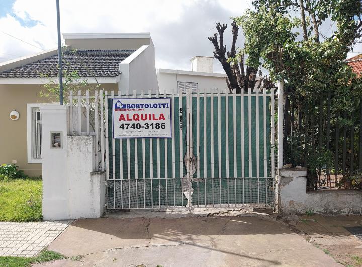 Casa · 70m² · 4 Ambientes · 1 Cochera