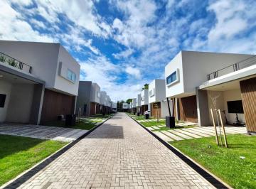 Casa de 3 ambientes, Ituzaingó · Exclusivo Tres Ambientes con Pileta en La Mejor Zona de Parque Leloir.
