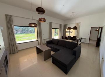 Casa · 3000m² · 8 Ambientes · 2 Cocheras · Casa en Alquiler de Tres Dormitorio y Pileta en Alta Garcia - Barrio Exclusivo