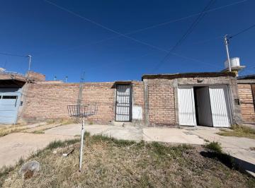 Casa · 168m² · 4 Ambientes · 1 Cochera · Venta Casa con Departamento El Challao