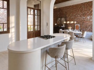 Casa · 195m² · 6 Ambientes · 1 Cochera · Casa 4 Dorm. en Abasto