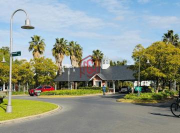 Casa · 1239m² · 10 Ambientes · 2 Cocheras · Casa en Venta en La Isla, Nordelta, Tigre