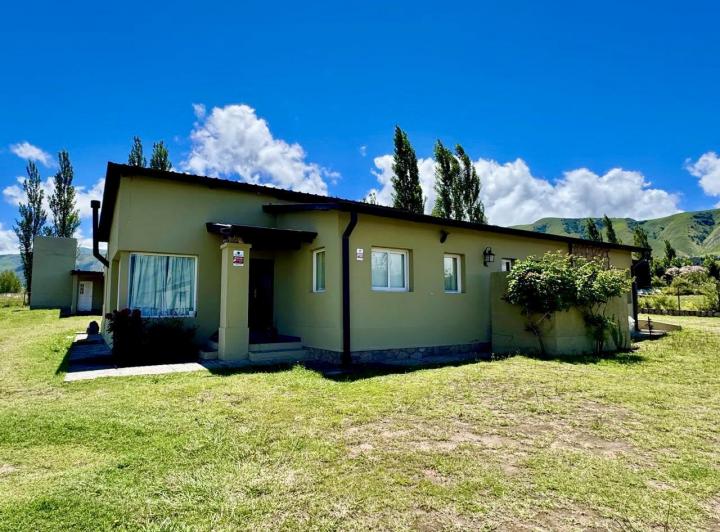 Casa · 232m² · 3 Dormitorios · 1 Cochera
