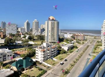 Departamento de 4 ambientes, Uruguay · Depto 3 Dorm. con Vista Al Mar, Amenities y Cochera - Playa Brava, Punta del Este