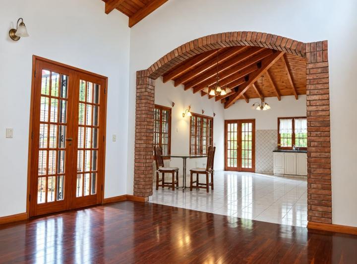Casa · 176m² · 5 Ambientes · 3 Cocheras