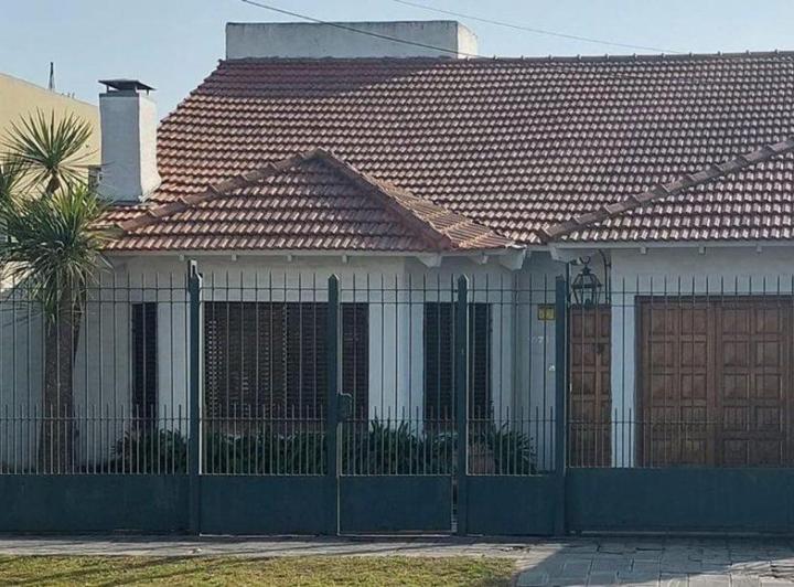 Casa · 156m² · 4 Ambientes · 1 Cochera