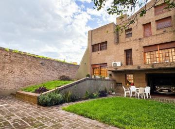 Casa · 215m² · 5 Ambientes · 3 Cocheras · Venta Casa 5 Ambientes Apto Credito - Avellaneda