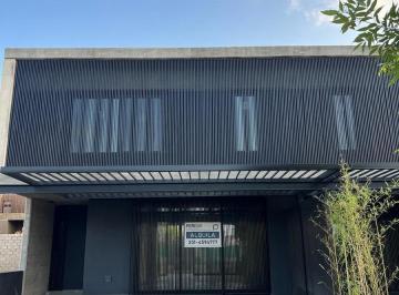 Casa · 160m² · 5 Ambientes · 2 Cocheras · Duplex en Alquiler 3 Dorm Greenville 2 Apartir de Dic 2026