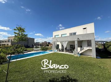 Casa · 247m² · 5 Ambientes · 1 Cochera · Casa en Alquiler en Puertos, Escobar, G. B. a. Zona Norte