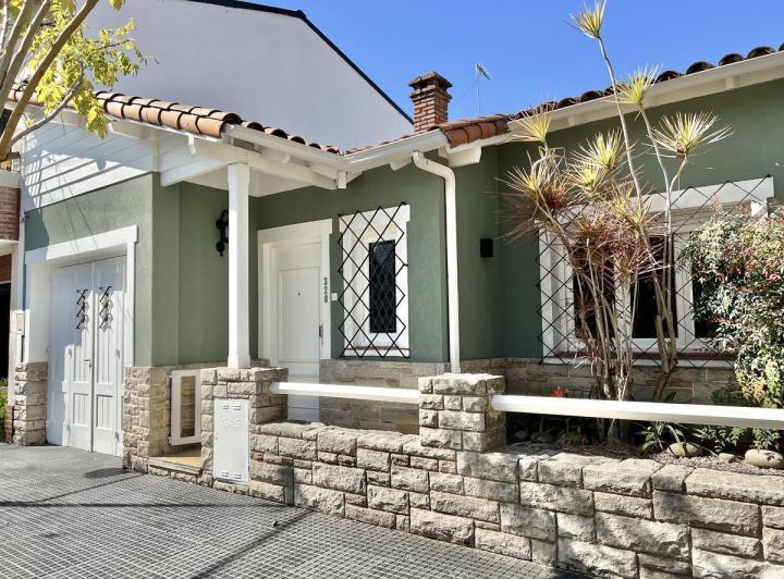 Casa · 141m² · 4 Ambientes · 1 Cochera
