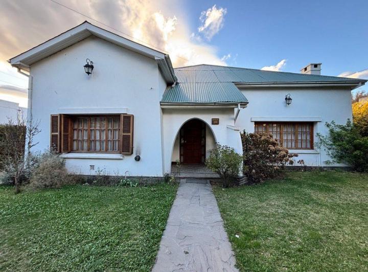 Casa · 326m² · 6 Ambientes