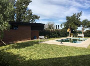 Casa · 1350ha · 7 Ambientes · 2 Cocheras · Casa en Venta Fincas del Sur 2 Zona Sur