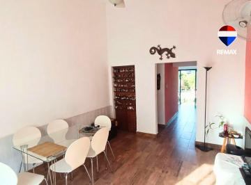 Casa · 125m² · 5 Ambientes · 1 Cochera · Casa 3 Dorm. en Alquiler Macrocentro