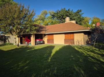 Casa · 170m² · 3 Dormitorios · 1 Cochera · Casa en B. Corimayo