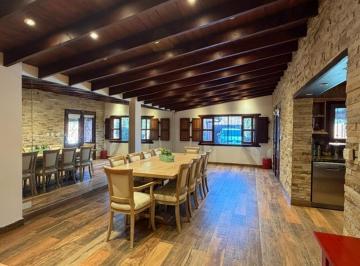 Casa · 153m² · 3 Ambientes · 2 Cocheras · Casa en Alquiler en Don Torcuato