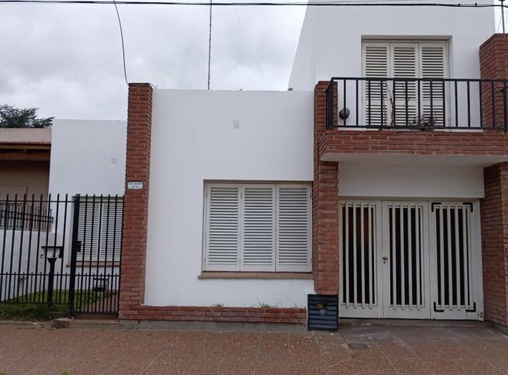 Casa · 143m² · 5 Ambientes · 1 Cochera