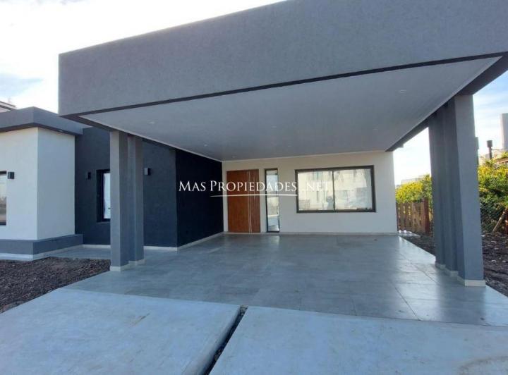 Casa · 159m² · 4 Ambientes · 2 Cocheras