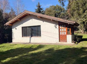 Casa · 65m² · 3 Ambientes · 3 Cocheras · Excelente Casa en Lote Unico!