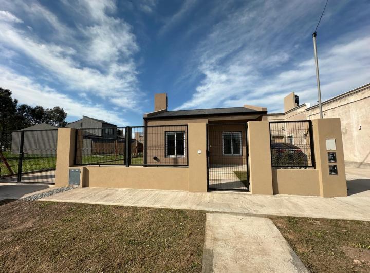 Casa · 55m² · 2 Ambientes · 1 Cochera