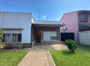 Casa · 160m² · 3 Ambientes · Venta Casa 3 Ambientes Apta Crédito F. Varela