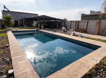 Casa · 178m² · 5 Ambientes · 4 Cocheras · Casa Venta Punta Chacra