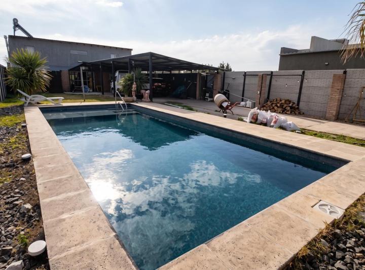 Casa · 178m² · 5 Ambientes · 4 Cocheras
