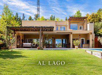Casa · 268m² · 6 Ambientes · 4 Cocheras · Venta Casa Al Lago de 5 Dorm. en Barrio Privado Santa Catalina. Tigre. Apto Credito