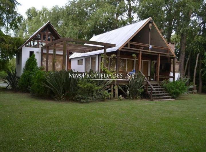 Casa · 250m² · 5 Ambientes