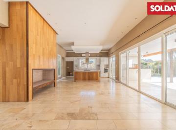 Casa · 386m² · 6 Ambientes · 2 Cocheras · Las Liebres, 4 Dorm., 2 Suites, Lote Central.