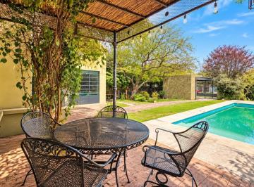 Casa · 229m² · 4 Ambientes · 2 Cocheras · Casa en El Talar Mendiolaza - Pileta - 560 m² Terreno