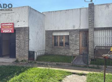 Casa · 3 Ambientes · 1 Cochera · Casa en Ensenada