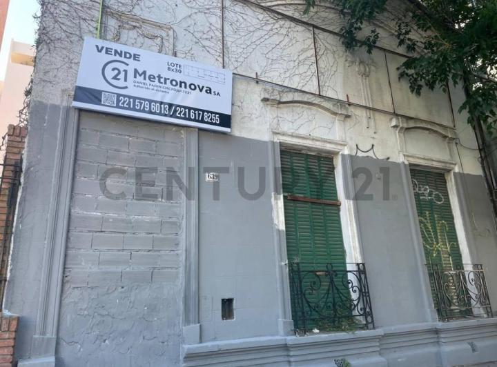 Terreno · 200m² · 5 Ambientes