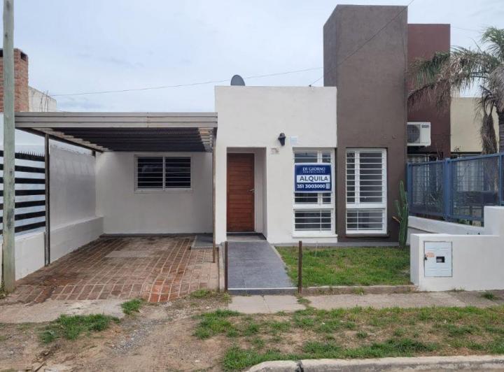 Casa · 70m² · 3 Ambientes · 1 Cochera