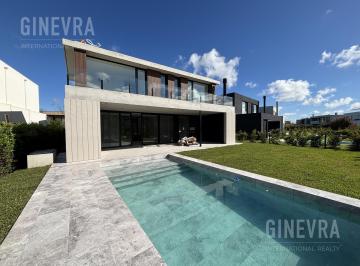 Casa · 300m² · 6 Ambientes · 2 Cocheras · Casa en Venta en Carpinchos, Nordelta