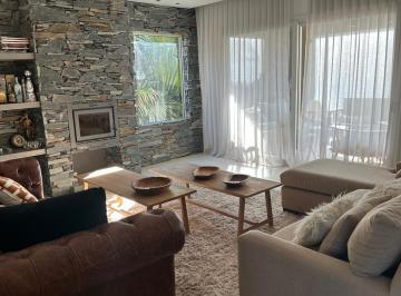 Casa · 390m² · 7 Ambientes · Casa en Altos de Campo Grande