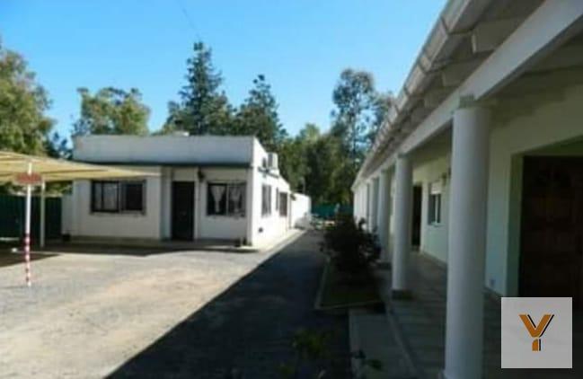 Edificio · 196m² · 9 Ambientes · 5 Cocheras
