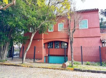 Casa · 367m² · 6 Ambientes · 2 Cocheras · Casa en Venta 6 Ambientes 3 Dorm. en Suite en Casco Historico de San Isidro