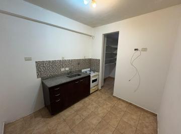 Departamento · 30m² · 1 Ambiente · Departamento de Ambiente y Medio con Patio en Alquiler en Avellaneda