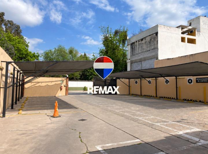 Terreno · 892m²