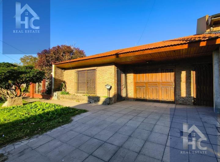 Casa · 160m² · 4 Ambientes · 1 Cochera