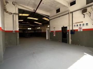 Depósito · 320m² · 1 Ambiente · 1 Cochera · Depósito en Venta - 2 Baños - Cochera - 320 m² - Ituzaingó