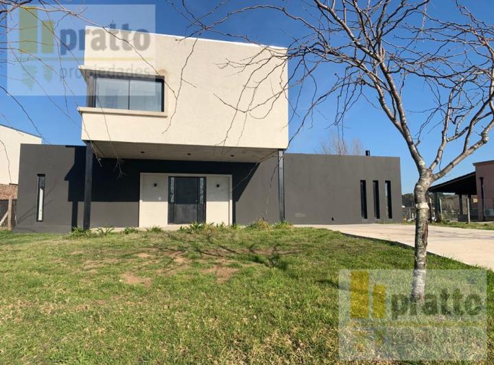 Casa · 250m² · 5 Ambientes · 2 Cocheras