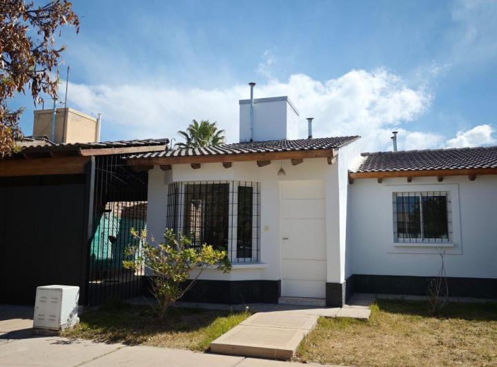 Casa · 70m² · 3 Ambientes · 2 Cocheras