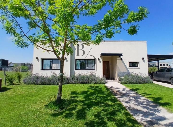 Casa · 133m² · 5 Ambientes · 1 Cochera