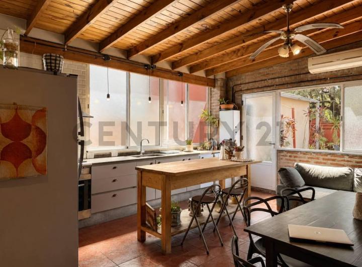 Casa · 250m² · 6 Ambientes