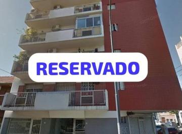 Departamento · 40m² · 2 Ambientes · 2 Amb en Alquiler Barracas Al Frente C/ Balcon